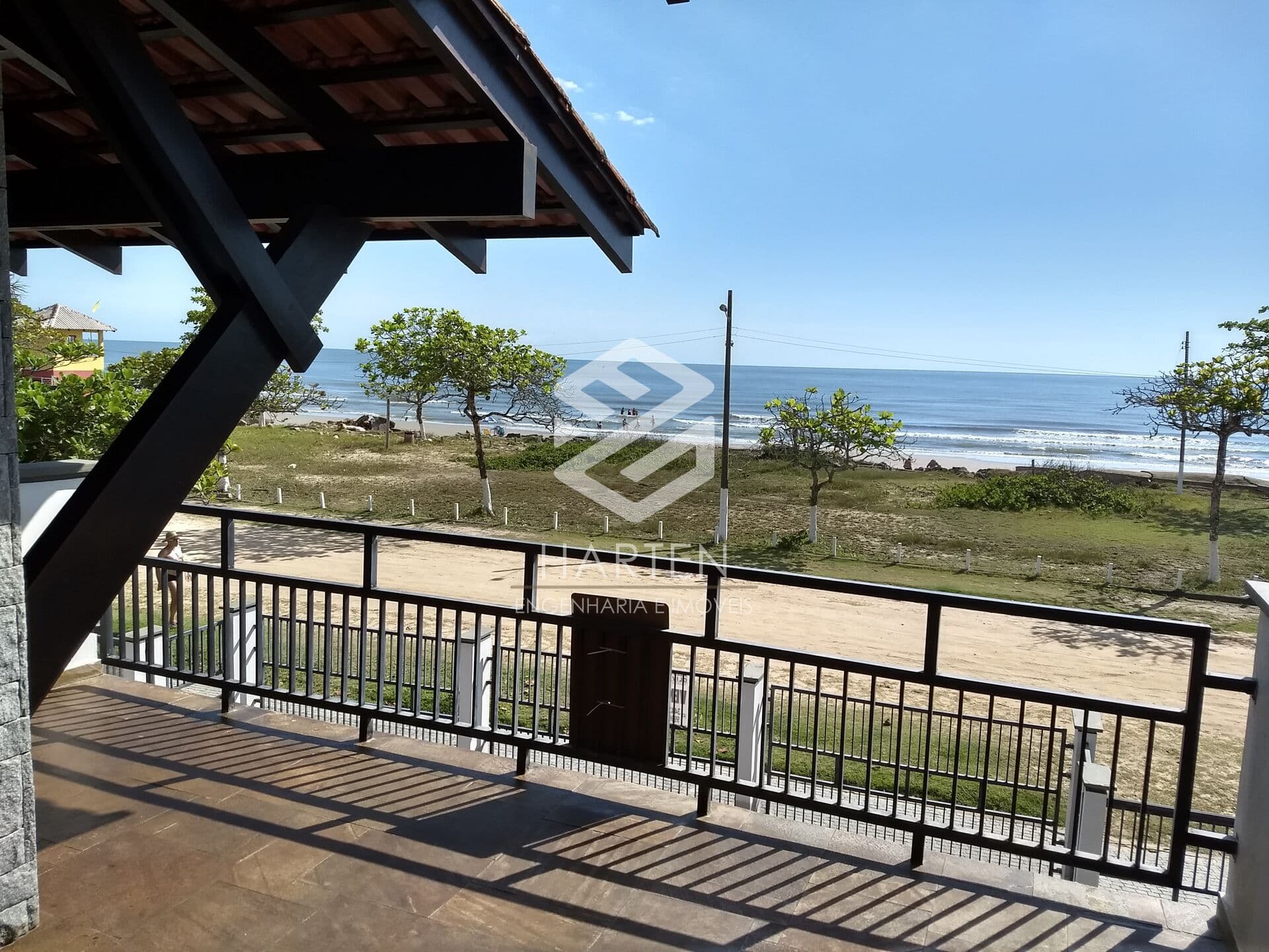 Seu Refúgio à Beira-Mar no Bamerindus: Casa dos Sonhos!
