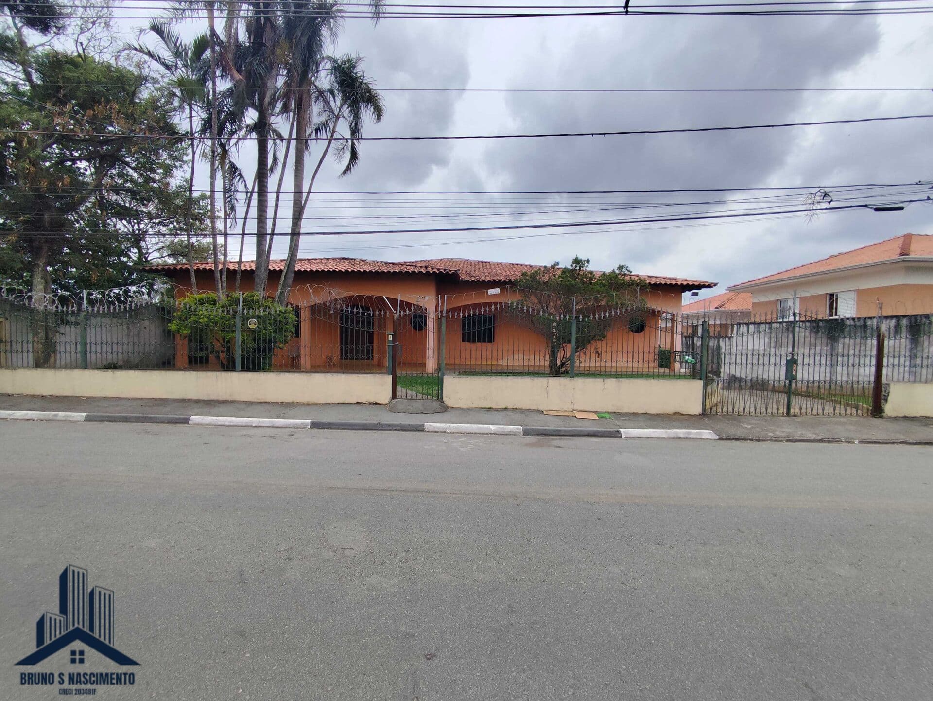 Casa térrea para locação em Cotia/SP na Granja Viana com 421m²
