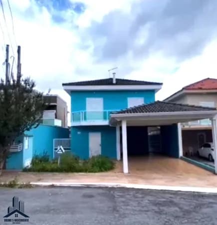 Casa em Cotia - Chácara Roselândia