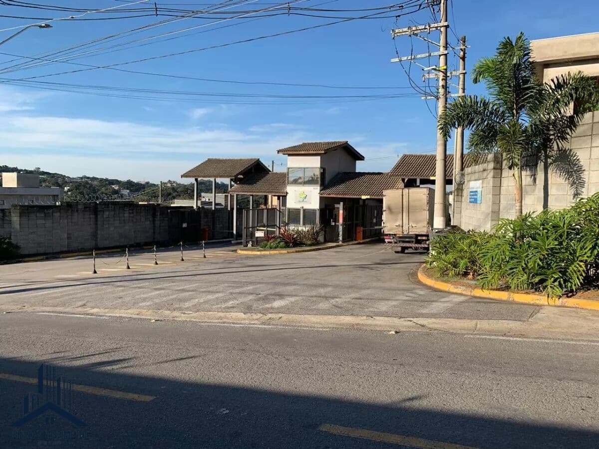 Terreno à venda em Cotia/SP na Quinta dos Angicos no Condomínio Lago do Sol com 527m²