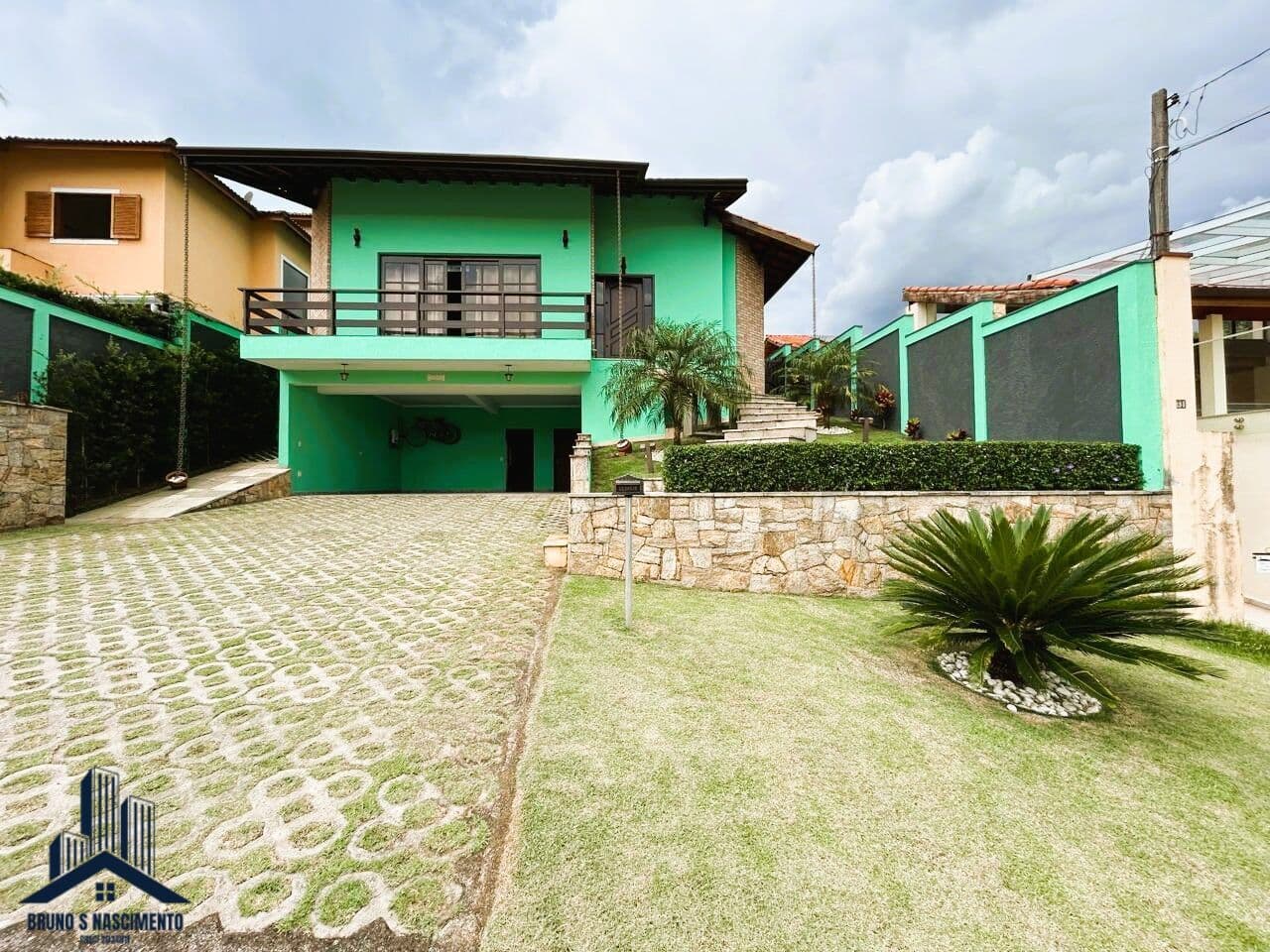 Casa para locaçã em Cotia/SP no Parque Dom Henrique III com 330m²