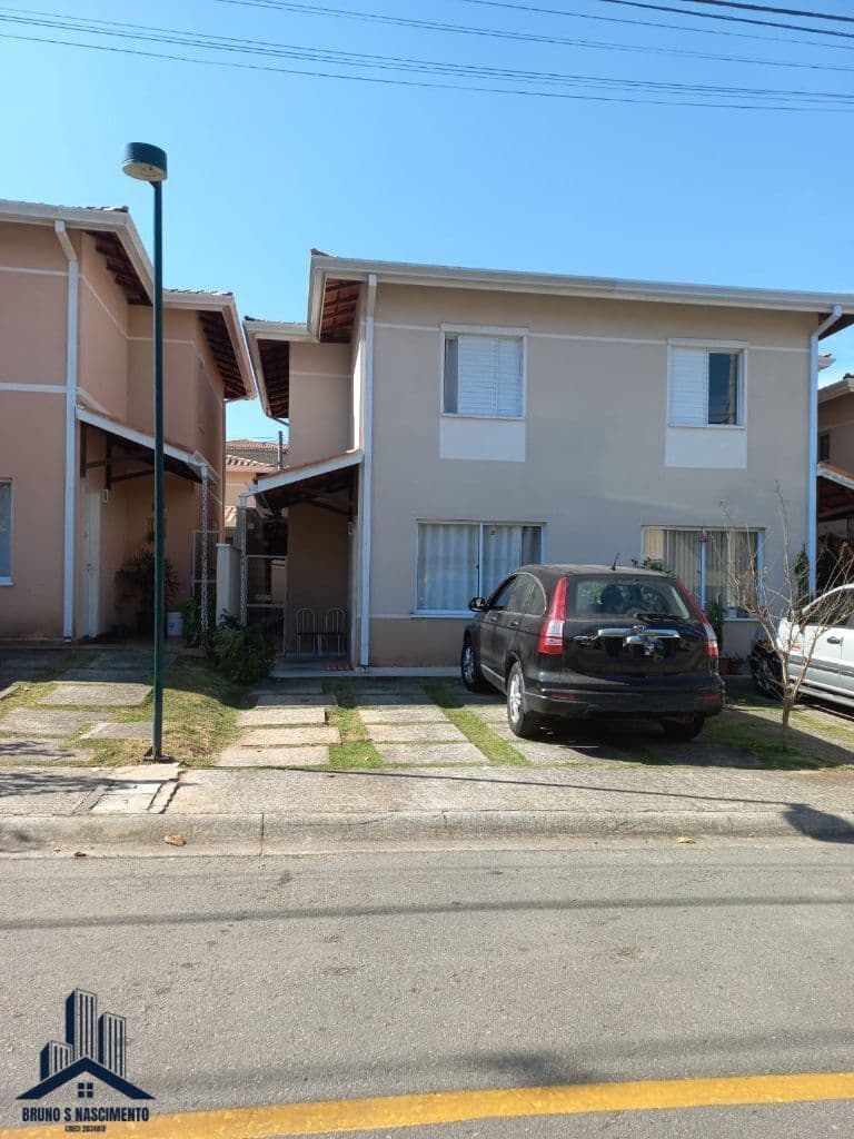 Casa à Venda em Cotia/SP no Jardim Petrópolis, no Condomínio Bosques da Vila 75m²