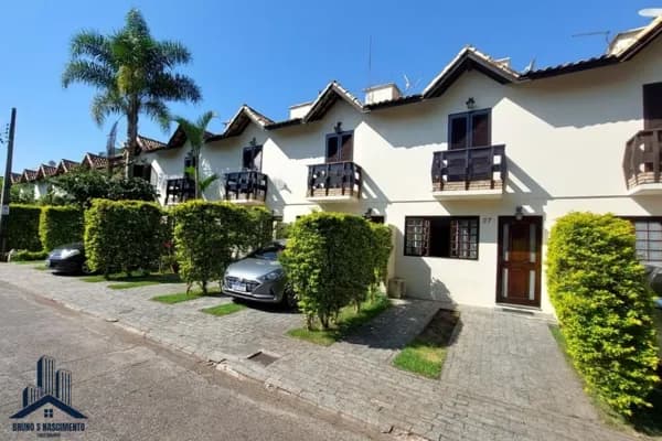 Casa à venda em Cotia/SP na Chácara Pavoeiro no condomínio Vila Itália 60m²
