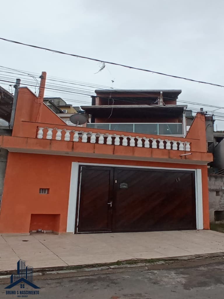 Casa à venda em Cotia/SP, no Jardim Araruama com 350m²