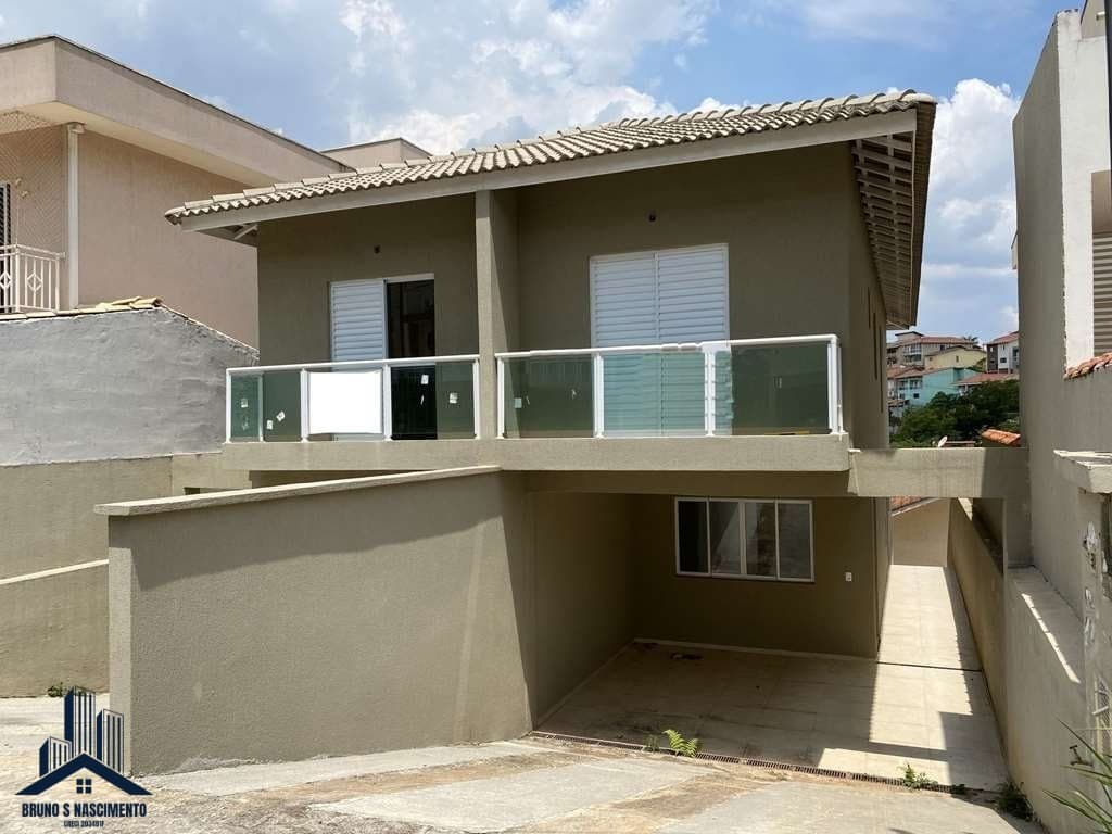 Casa à venda em Cotia/SP no Jardim rio das Pedras, no residencial Villa D'este - Sobrado com 3 dormitórios, sendo 1 suíte (Km 30 Rap. Tavares)