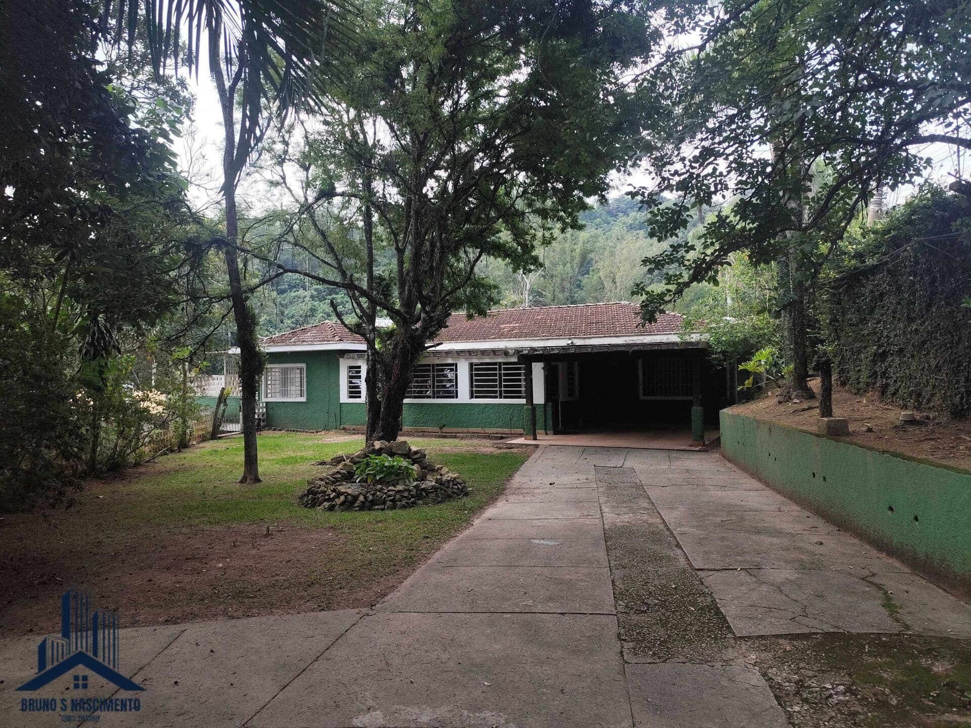 Chácara para locação em Cotia/SP na Roselândia 3.000m²