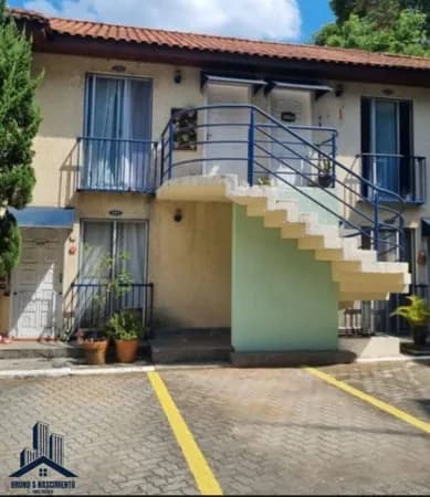 Casa à venda em Cotia/SP no Jardim Torino, no Condomínio Villagio Verde com 69m²