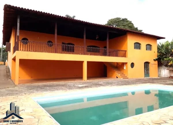 Casa para locação e venda na em Cotia/SP na Granja Viana com 421m²