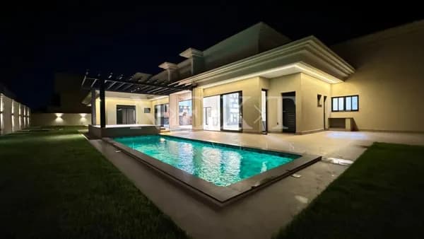 Casa à venda com 04 suítes no Condomínio Estância Hípica em Nova Odessa-SP
