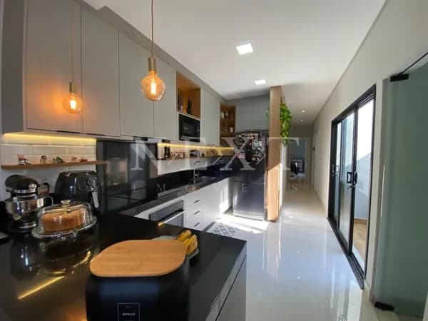 Casa à venda com 3 dormitórios, sendo 1 suíte no Parque Universitário em Americana - SP