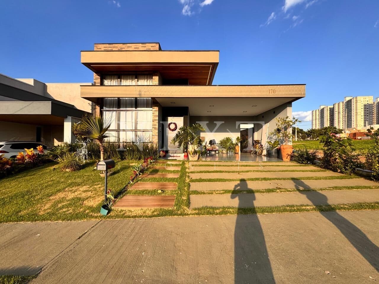 Casa à venda com 03 suítes sendo uma master com closet no Condominio Vitória em Nova Odessa-SP