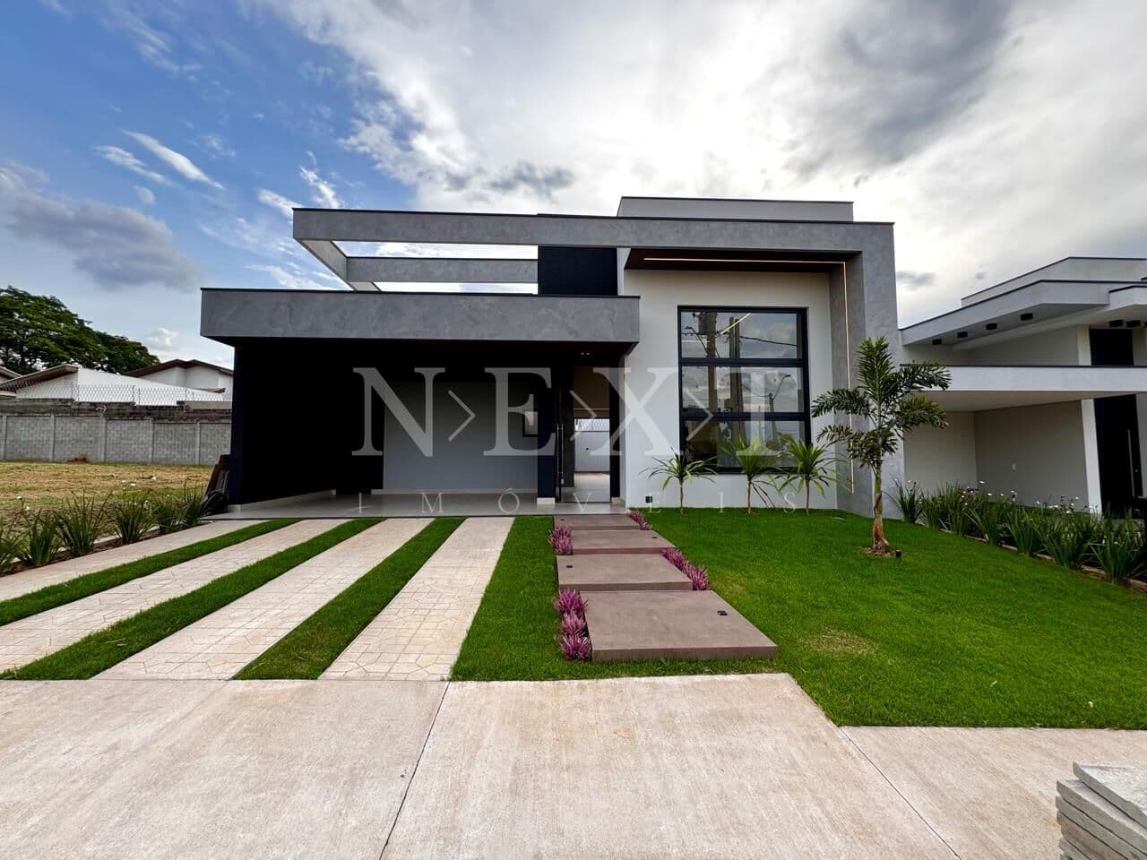 Casa à venda com 03 dormitórios sendo 01 suíte e 02 demi-suíte no Condominio Vitória em Nova Odessa-SP