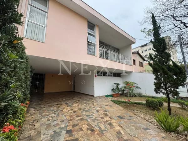 Sobrado com arquitetura clássica á venda com 03 suítes e escritório com 340m de terreno no São Domingos em Americana SP.
