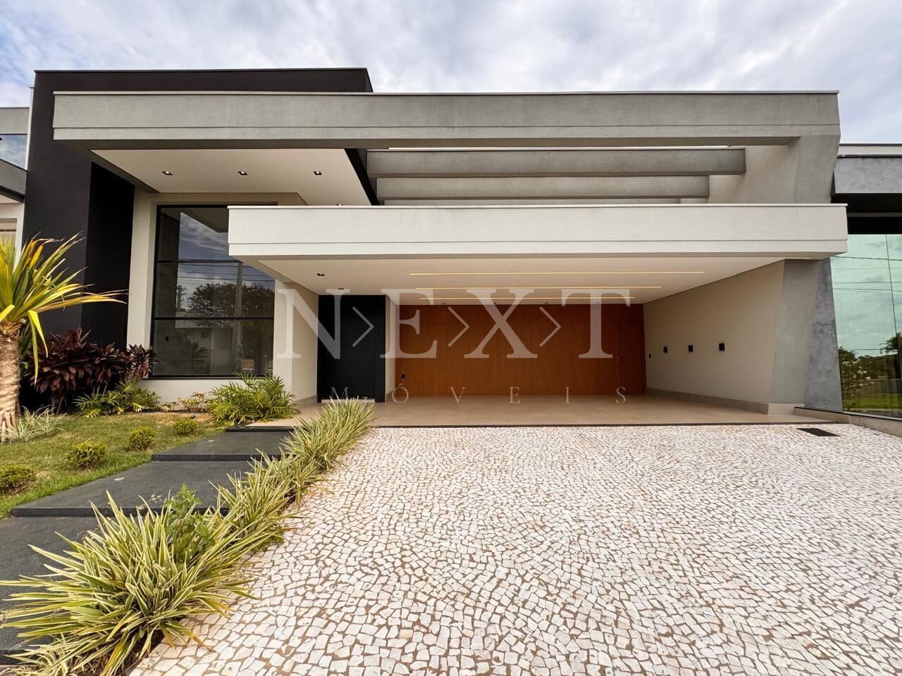 Casa à venda com 03 suítes no Condomínio Phillipson Park em Americana-SP