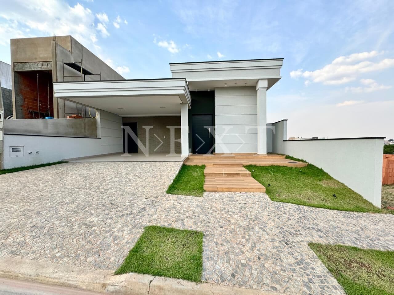 Casa à com 03 dormitórios, sendo uma suíte com closet no condomínio Engenho Velho em Nova Odessa. - SP