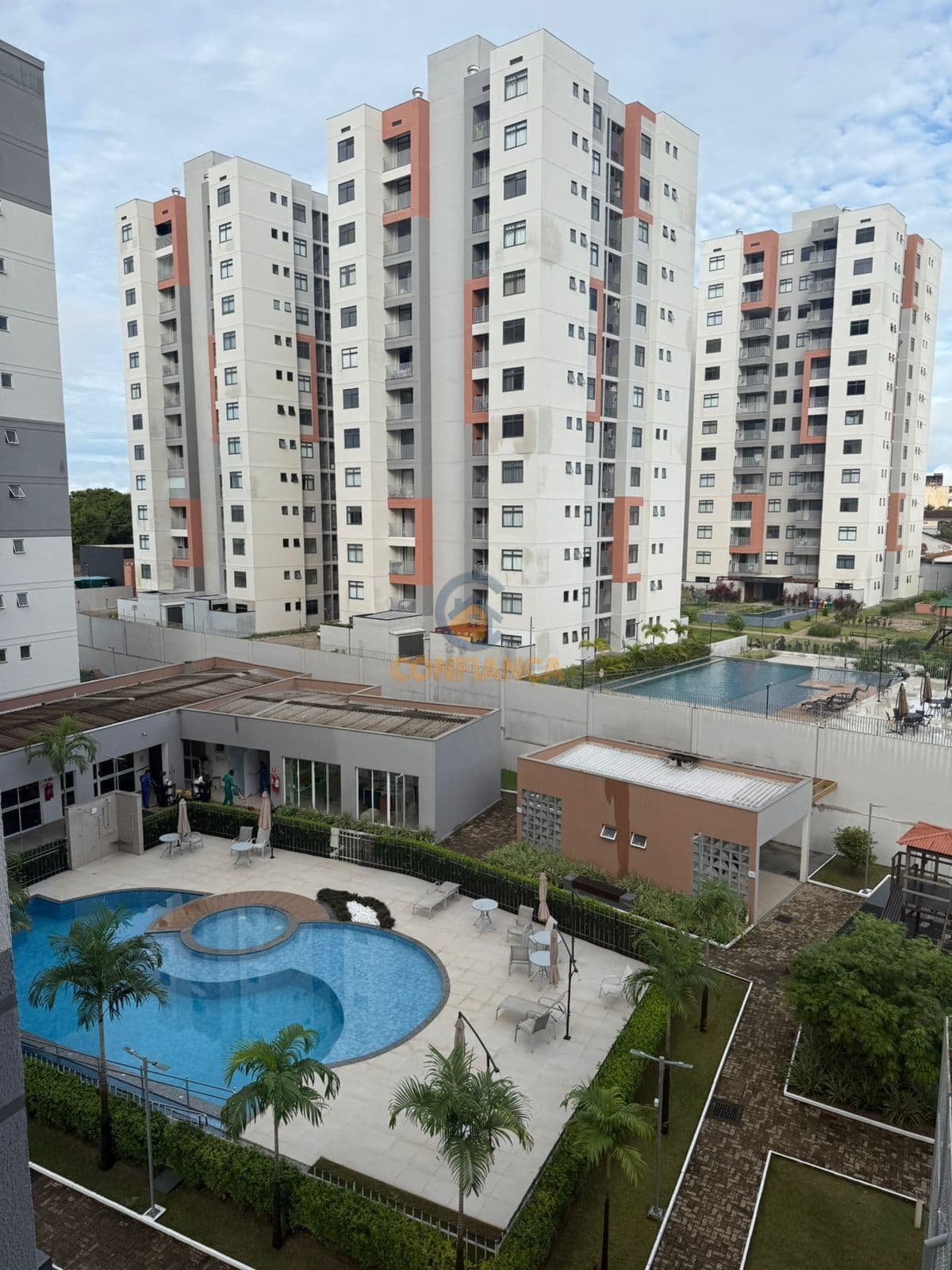 Apartamento no Villagio Giardinni com 2 quartos, sendo 1 suíte e com móveis planejados.