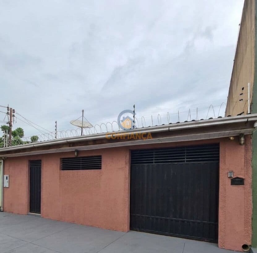 Casa com piscina na Zona Sul de 3 quartos sendo 1 Suíte- (Não financia)