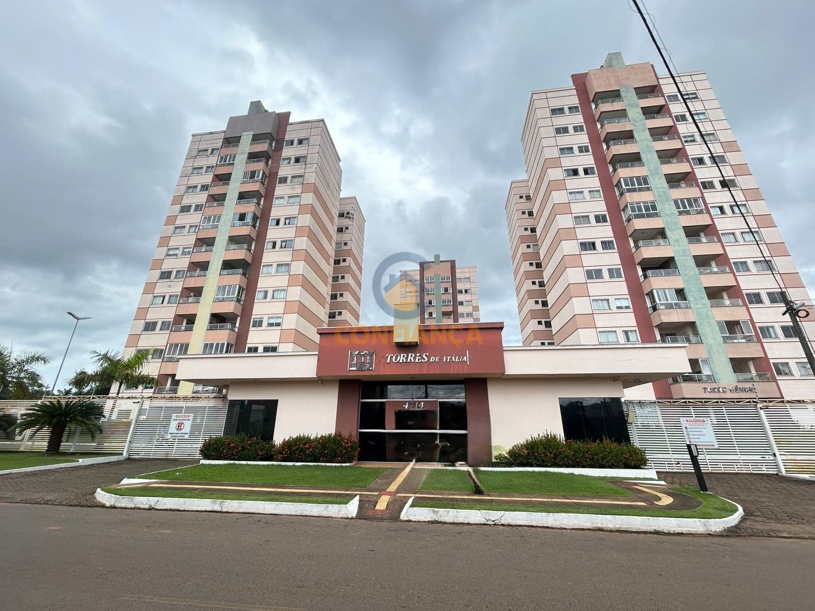 Apartamento no Torres de Itália, todo mobiliado, 3 quartos sendo 1 suíte com closet e varanda ampliada