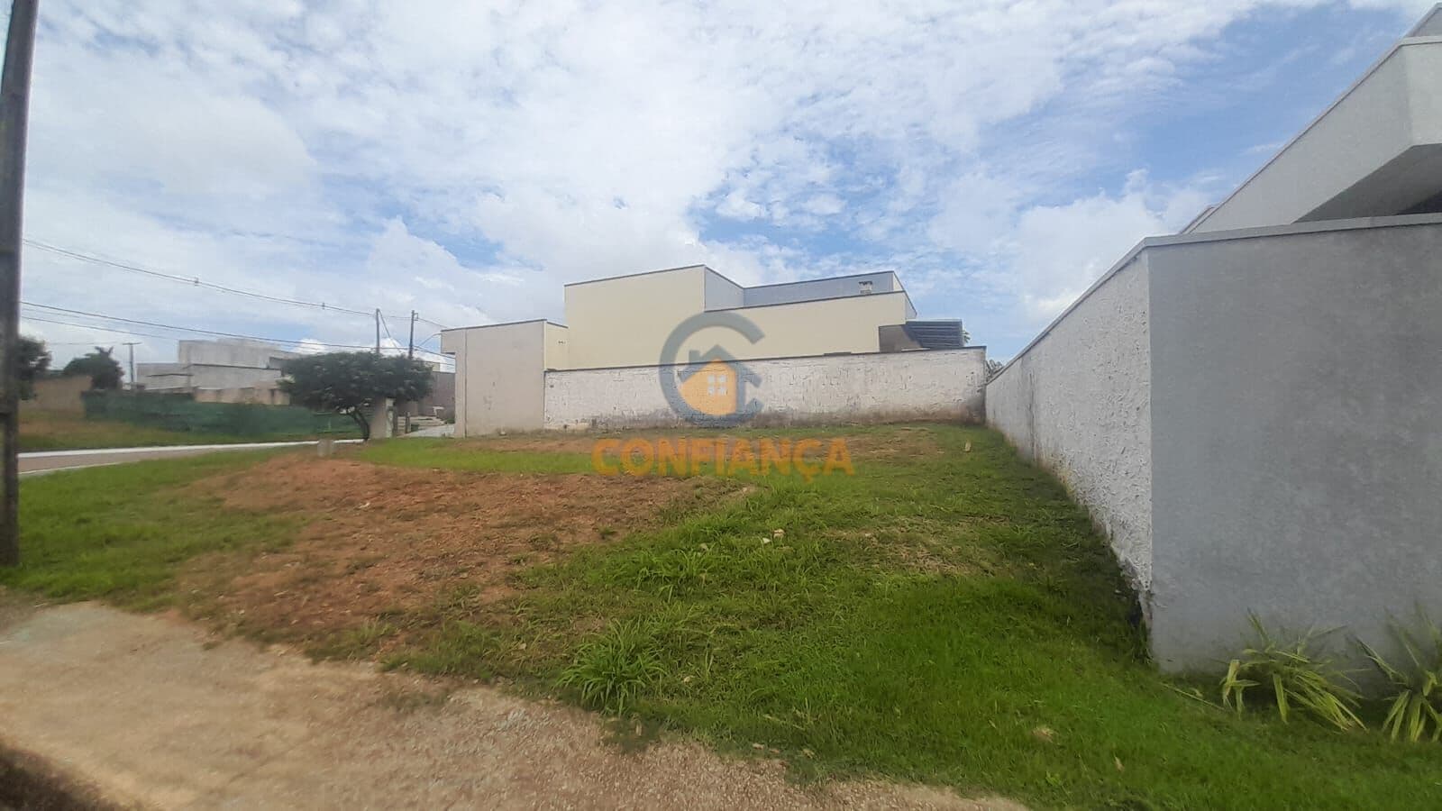Terreno à Venda no Condomínio Verana - Apto a Financiamento