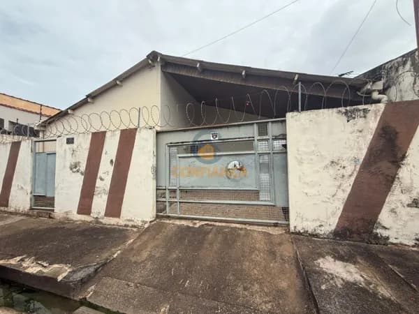 Casa no Bairro Aponiã de 03 quartos sendo 01 Suíte - Apta a Financiamento