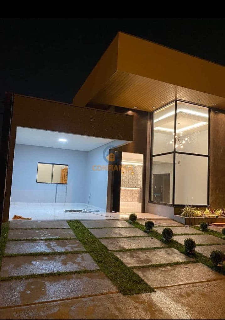 Casa com Piscina no Loteamento Tropical de 04 quartos sendo 01 Suíte