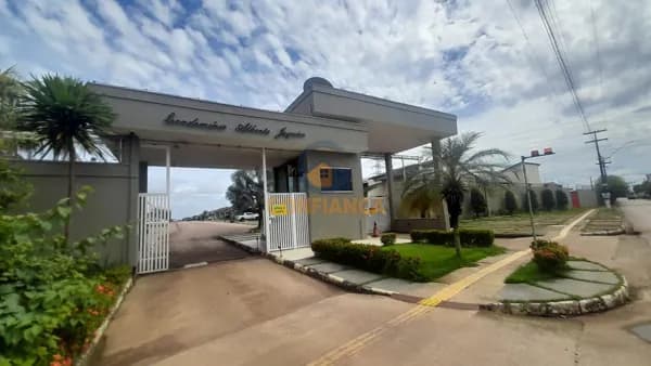 Casa Ampla de Alto Padrão à Venda – Condomínio Alberto Jaquier