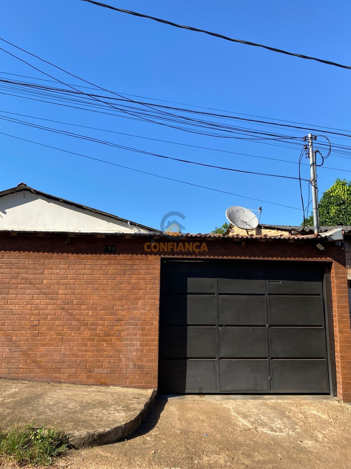 Casa com 03 quartos sendo 02 Suítes – Zona Sul