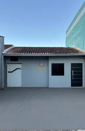 Casa em Condomínio. Condomínio Moradas do Sul Apta a Financiamento! Excelente oportunidade para quem busca conforto, segurança e qualidade de vida! Esta casa conta com ambientes bem distribuídos e uma estrutura completa, ideal para você e sua família.