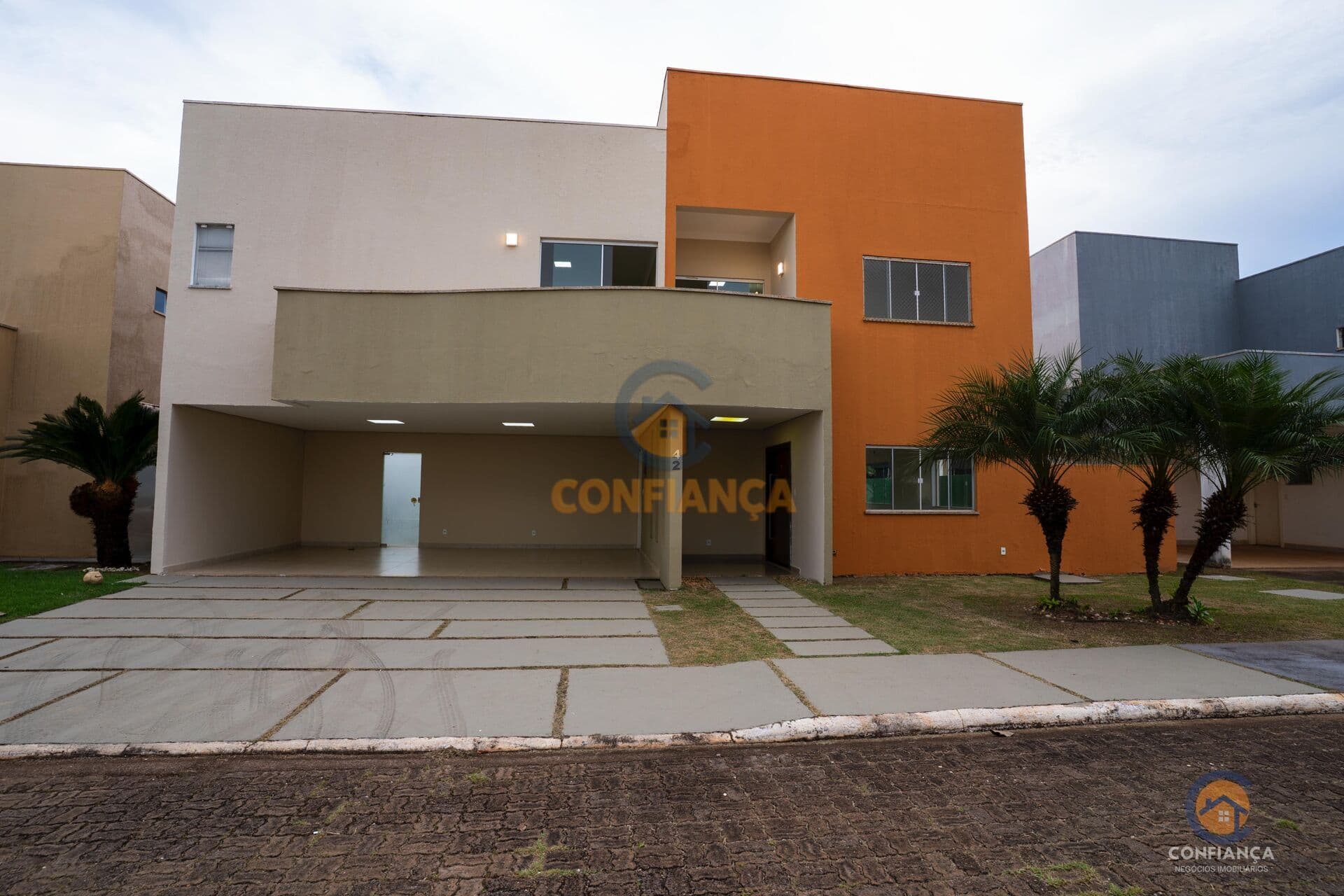 Condomínio San Gabriel - Sobrado com 04 Suites - Apta à Financiamento