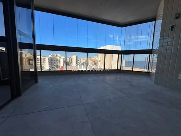 Apartamento no Edifício Victor Coser Seraphim com 4 quartos e 170 m² - Itapuã - V.V. / ES