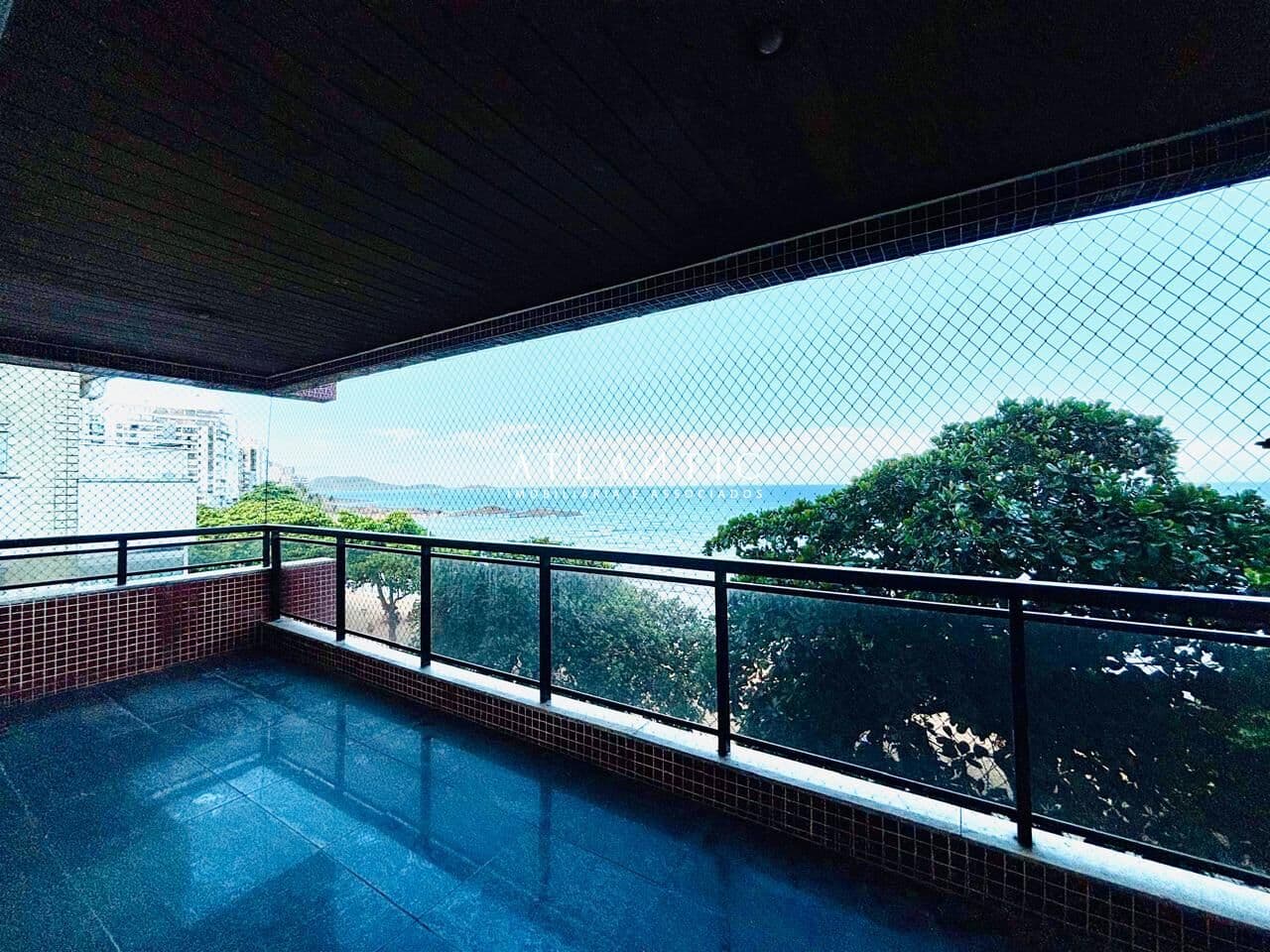 Exclusividade à Beira Mar - 3 quartos Praia das Castanheiras - Guarapari - ES