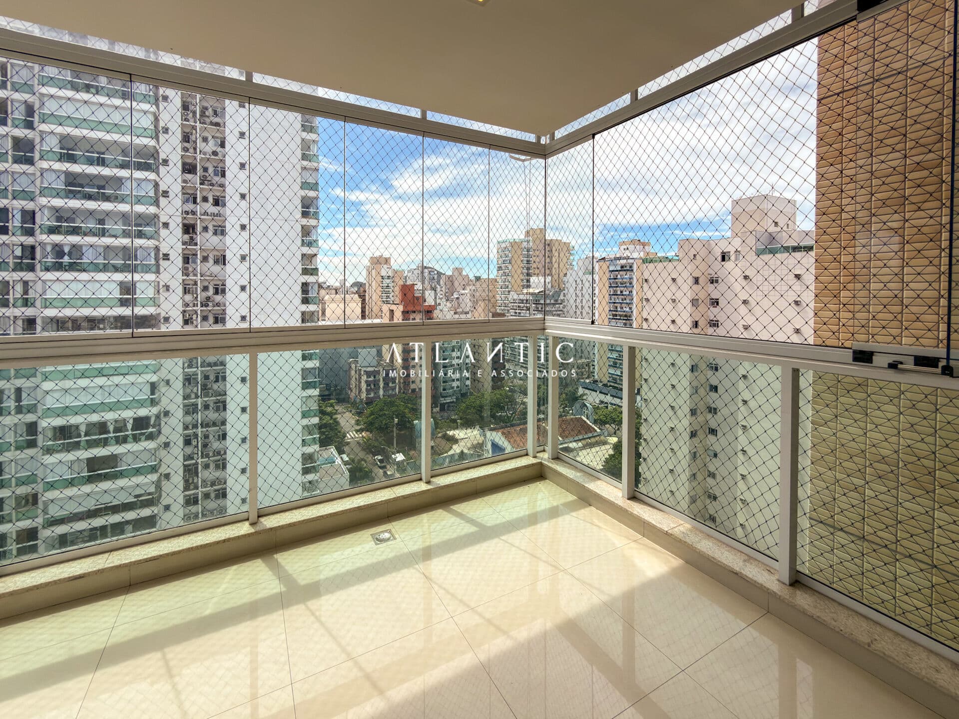 Praia da Costa, 3 Quartos com suite, sol da manha lazer completo