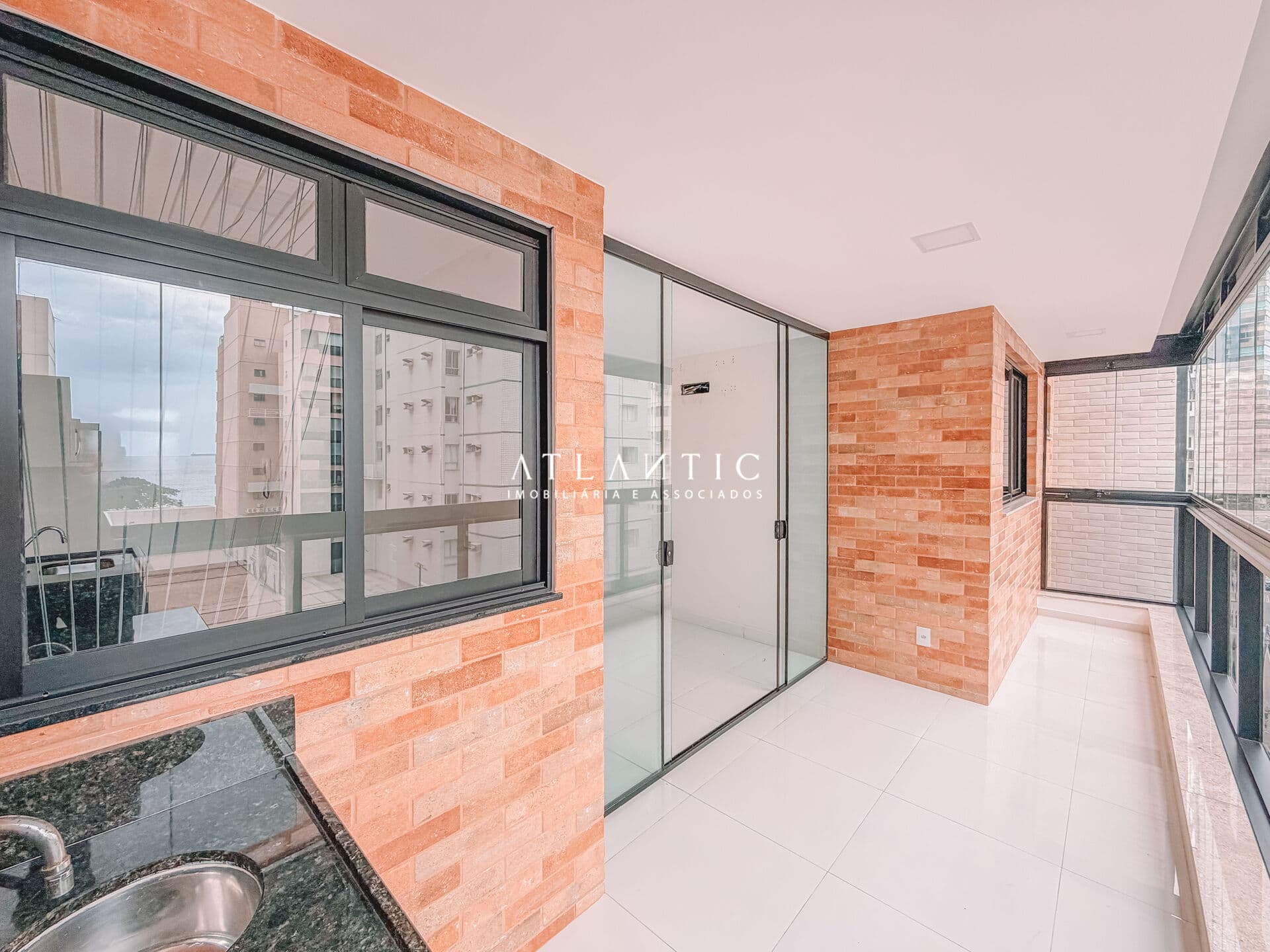 Apartamento no Edifício Myrthes Vieira com 3 quartos e 82 m² - Praia da Costa - Vila Velha / ES