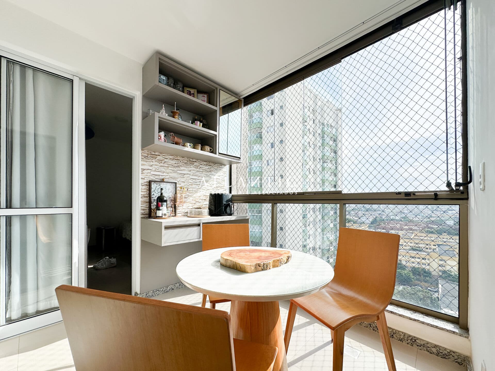 Apartamento no Edifício Ilha das Antilhas com 3 quartos - Praia de Itaparica - Vila Velha / ES