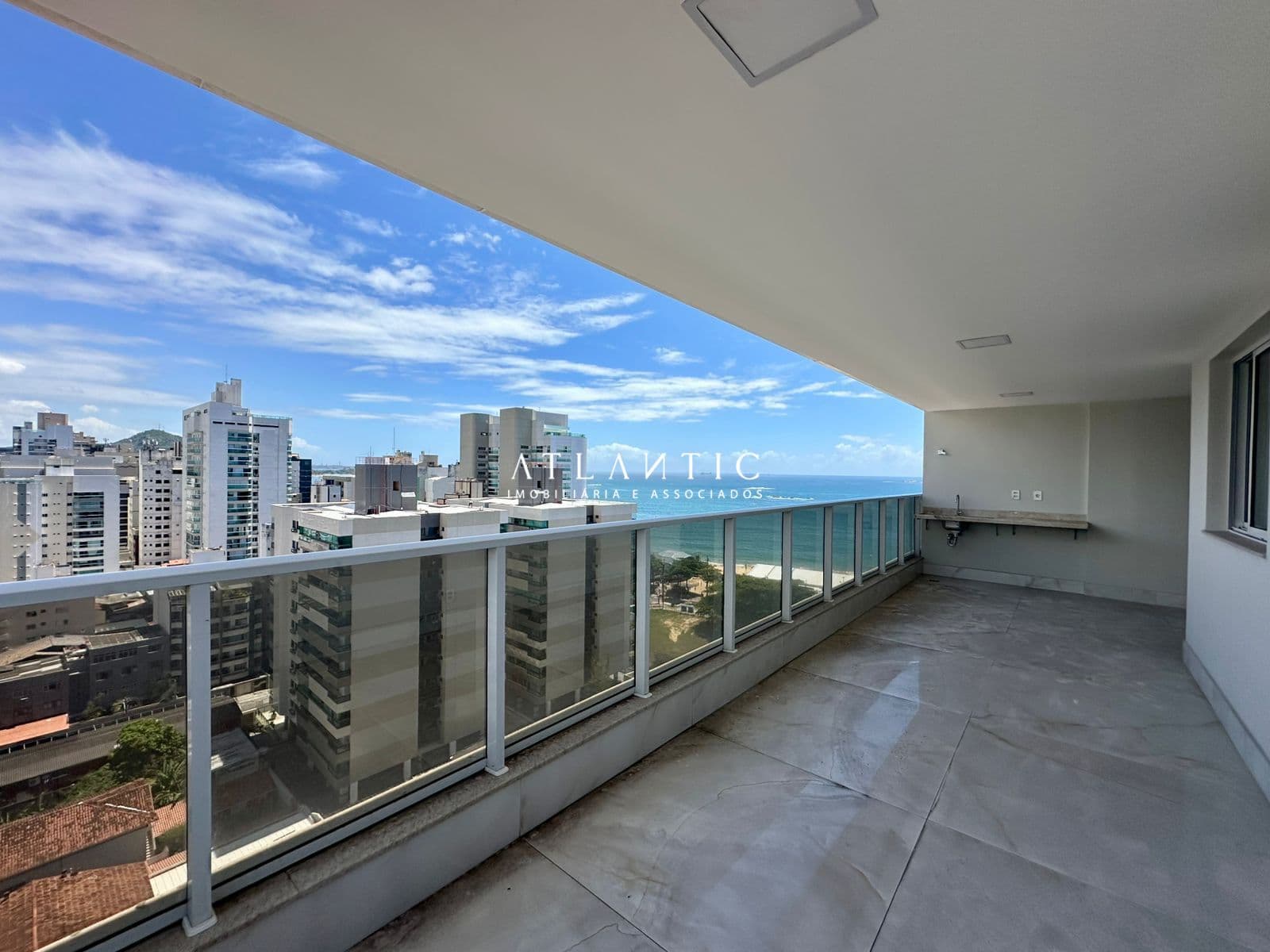 Apartamento Alto Padrão 3 quartos no bairro Praia de Itapuã em Vila Velha/ES