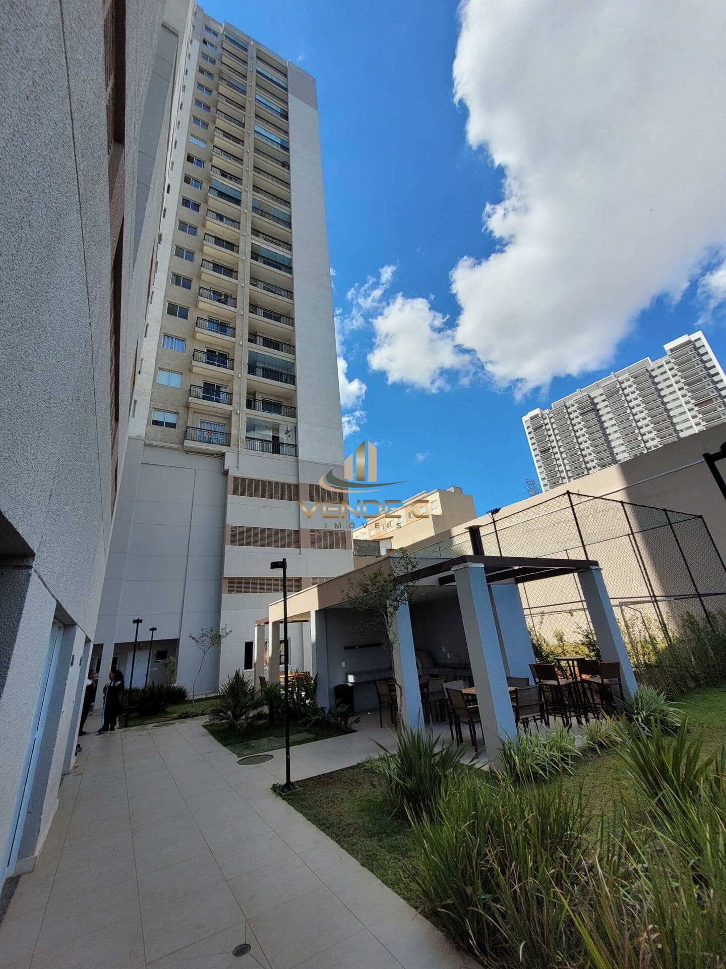 Apartamento com 2 dormitórios, 1 vaga, Vila Guilhermina a 700m do Metrô
