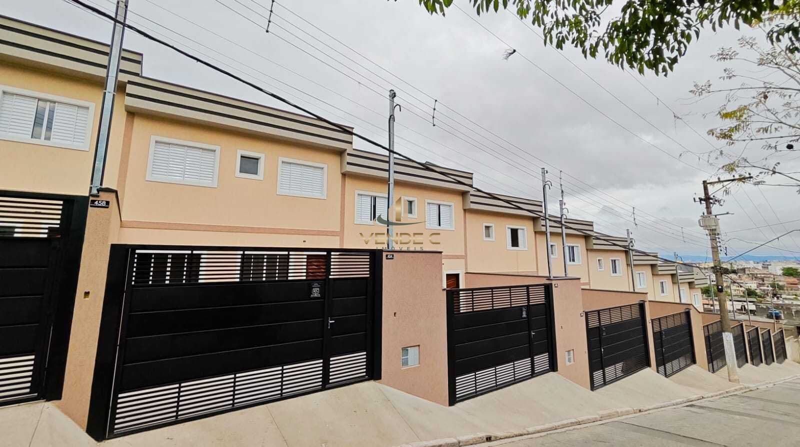 Sobrados à venda em Guaianazes com 2 dormitórios e quintal