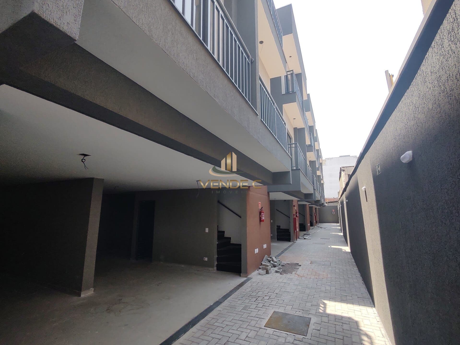 Sobrado em condomínio à venda em Itaquera com 2 dormitórios e 1 vaga – Próximo à Rua Fontoura Xavier