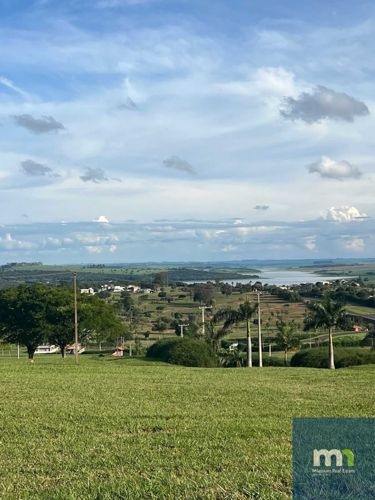 Terreno de 350m2 na Riviera de Santa Cristina II em Itaí
