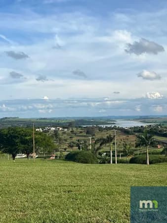 Terreno de 350m2 na Riviera de Santa Cristina II em Itaí