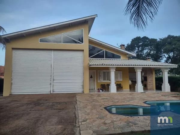 Casa de Alto Padrão na Riviera de Santa Cristina I em Arandu