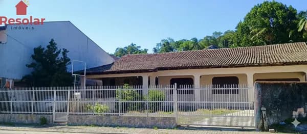 Casa com 3 quartos sendo 01 suíte á Venda no bairro Rocio Pequeno em São Francisco do Sul/SC