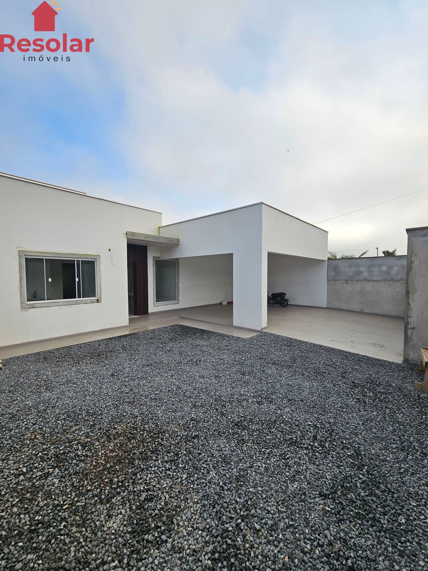 Casa á Venda com 02 quartos sendo 01 suíte com closet no bairro Rocio Grande em São Francisco do Sul/SC