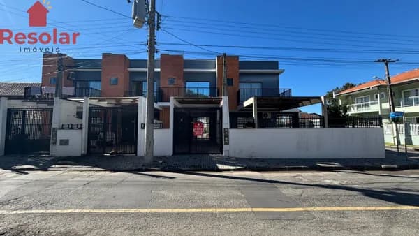 Geminado á venda com 03 quartos sendo 01 suíte na Praia do Ubatuba em São Francisco do Sul