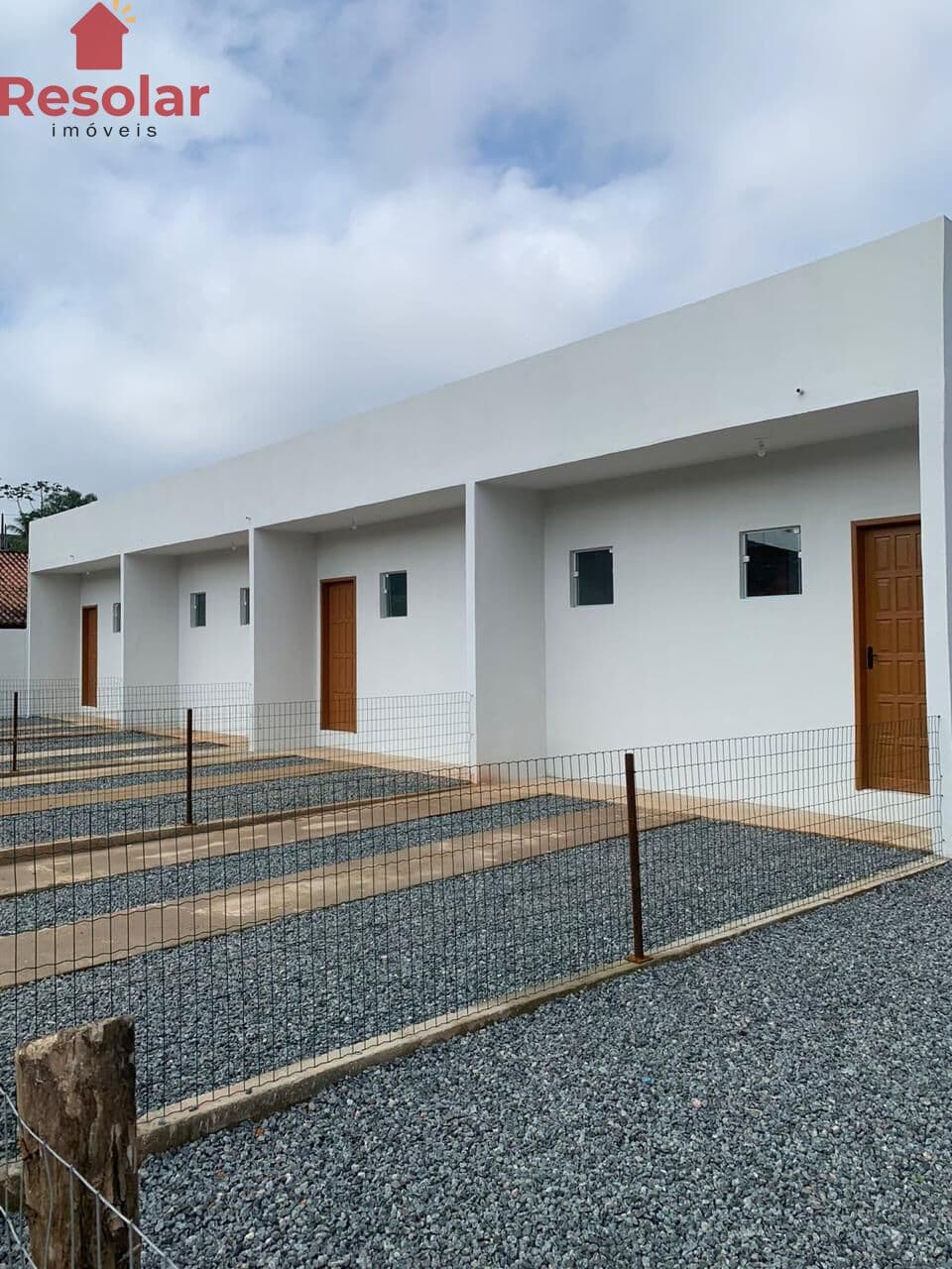Predio de Kitnet para venda no Agua braca em São Francisco do Sul