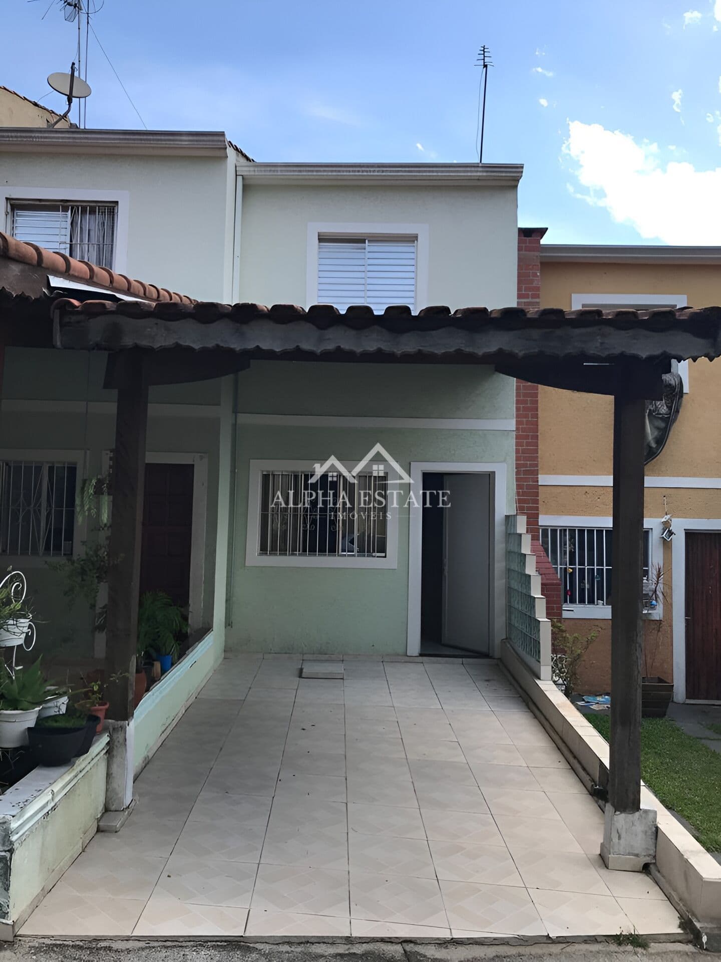 Casa Geminada no Condomínio Parque dos Pinheiros
