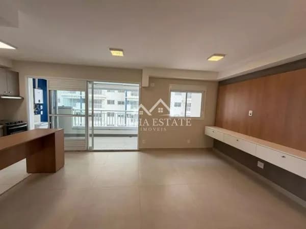 Apartamento em Jardim Tupanci, Barueri