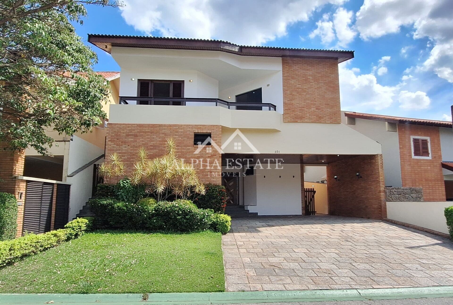 Casa de Alto Padrão para locação em Condomínio de Alphaville