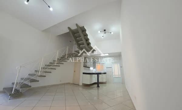 Casa em condomínio à venda no bairro Jardim Tupanci - Barueri/SP