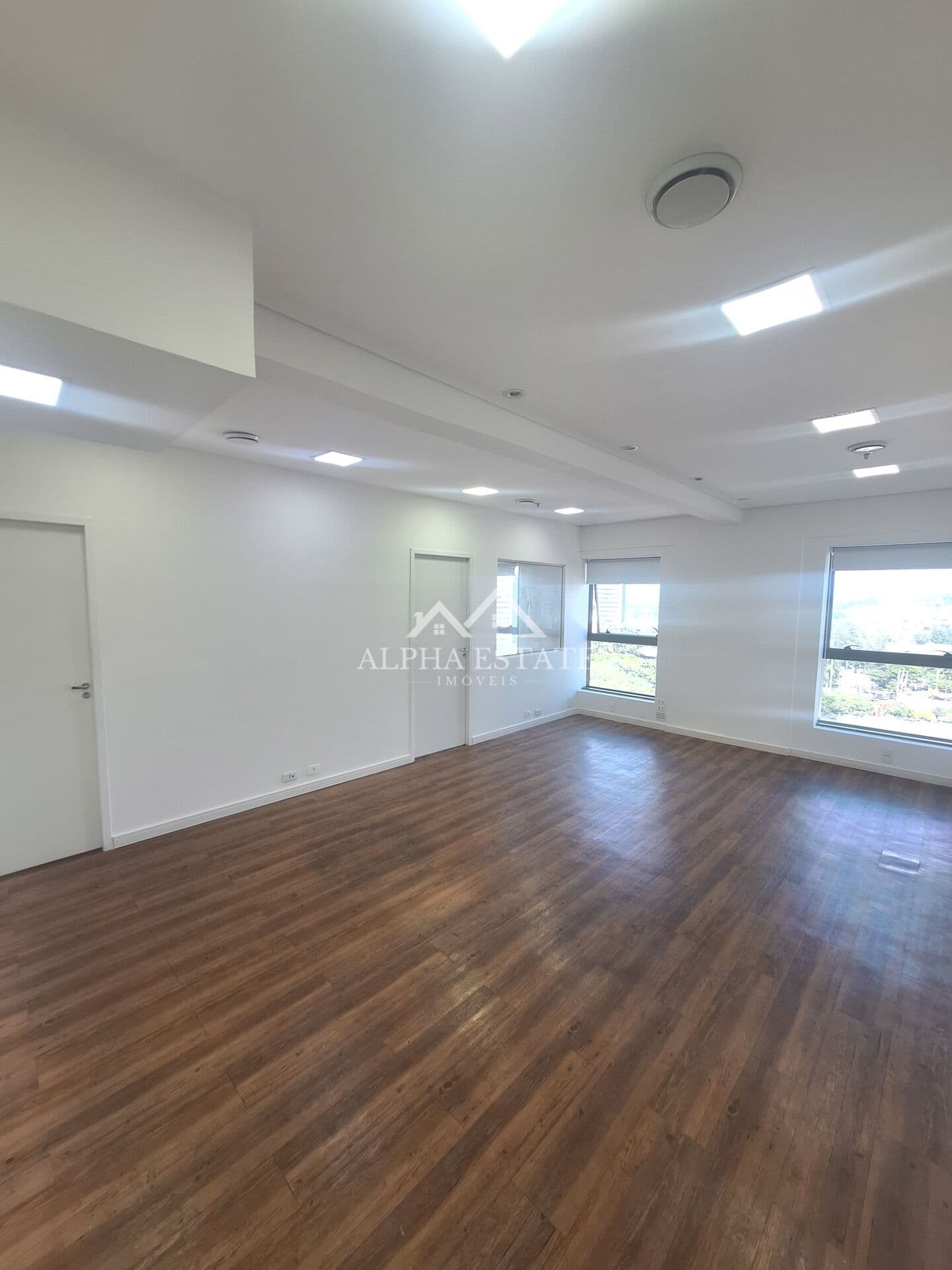 Sala de Andar em Prédio Comercial em Alphaville